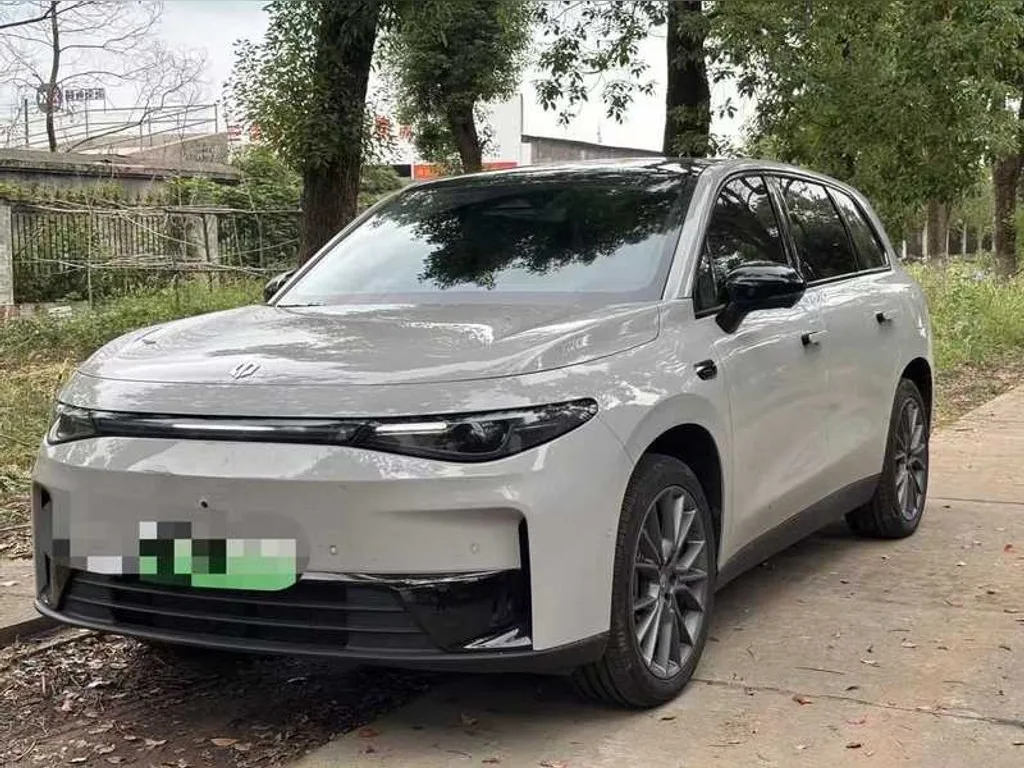 Leapmotor C10